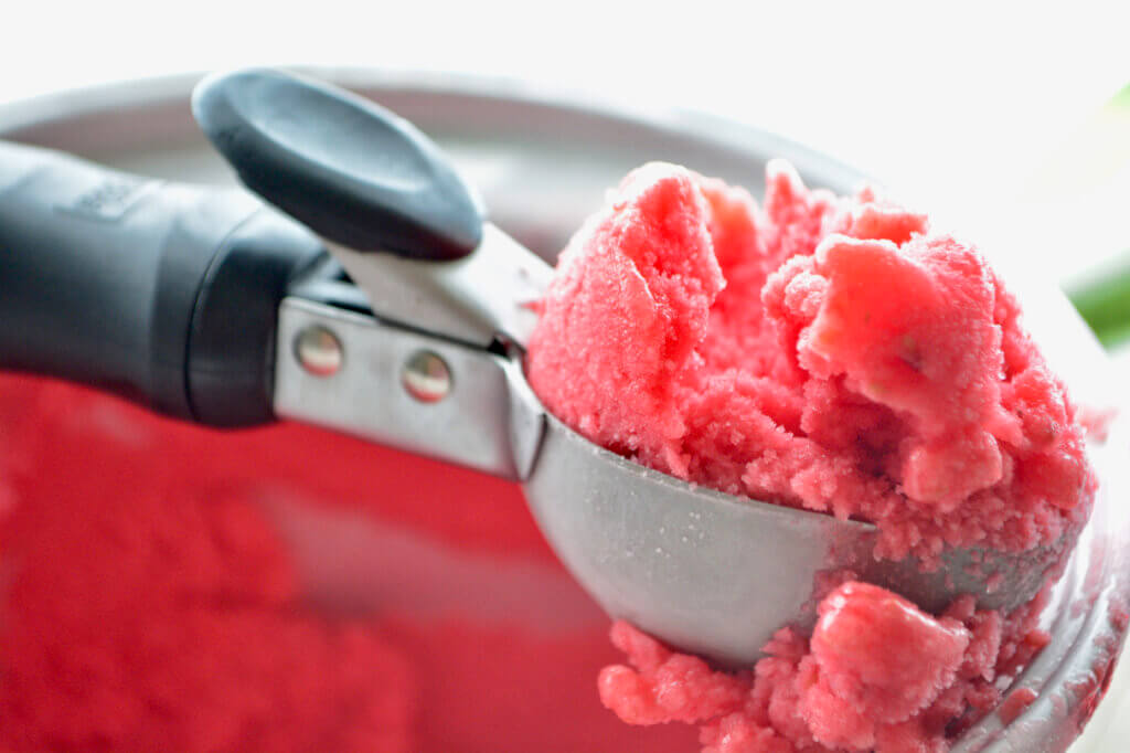 This scoop of low potassium raspberry pear sorbet is perfect for the renal diet. | renal diet dessert | low potassium dessert