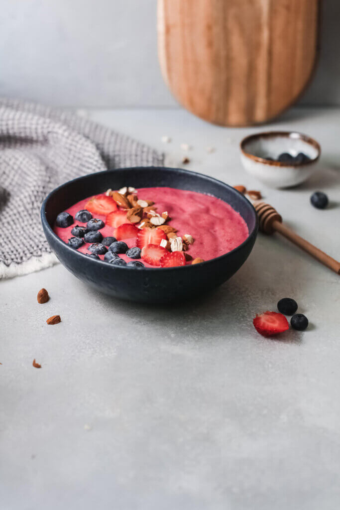 Berry beet smoothie zoomed out-renal