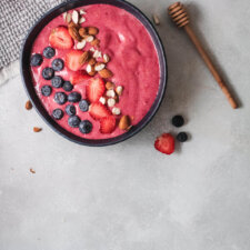 Berry Beet Smoothie Bowl 3