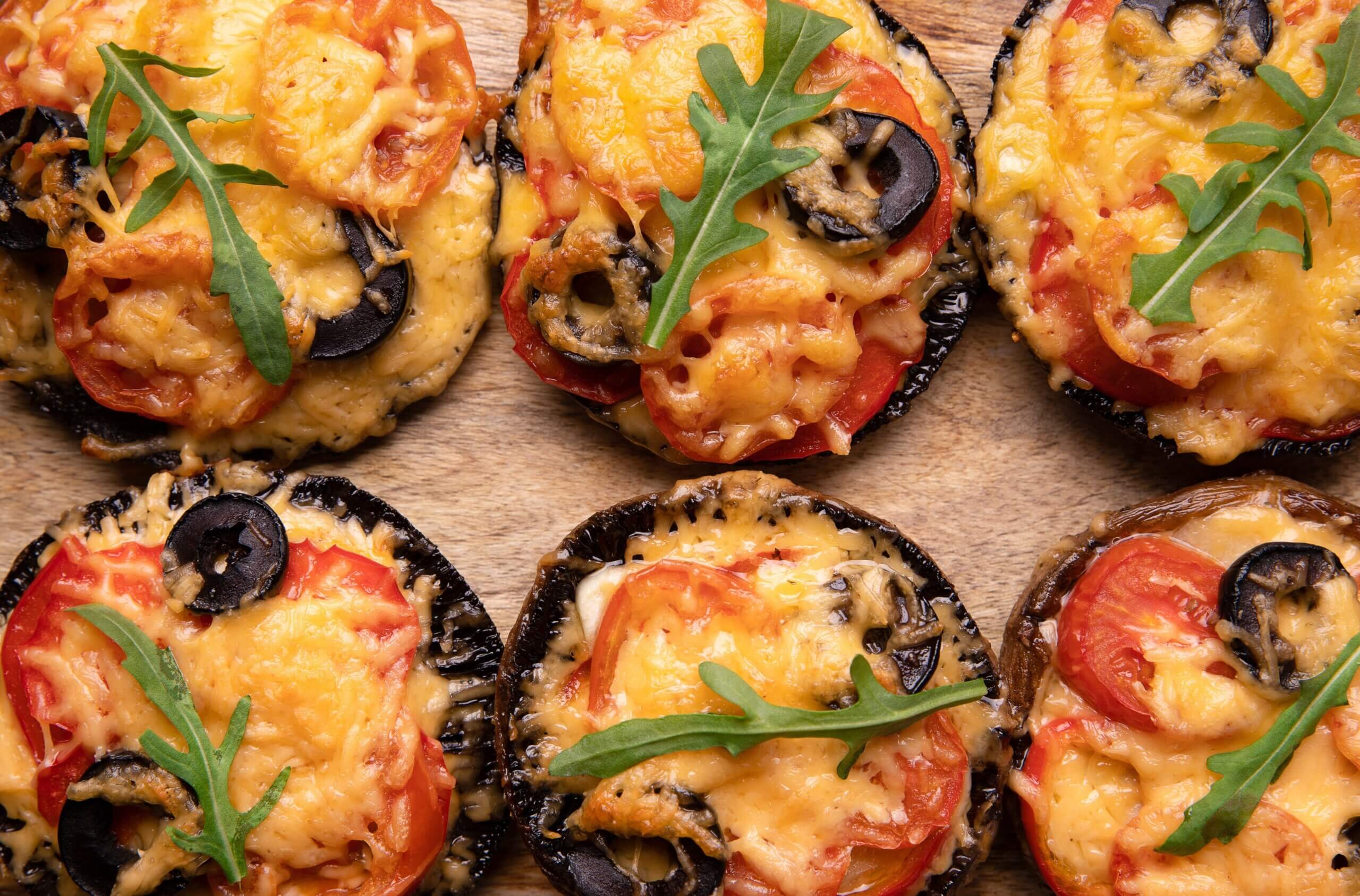 kidney friendly healthy pizza food swap featuring portobello mushroom caps as the pizza crust